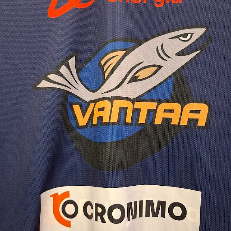 Aitoja Pre -season pelipaitoja myynnissä!