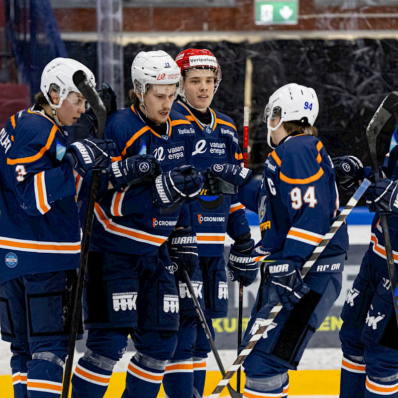 Tasainen peli vei voittolaukauksille – tuplaviikonlopusta yksi piste