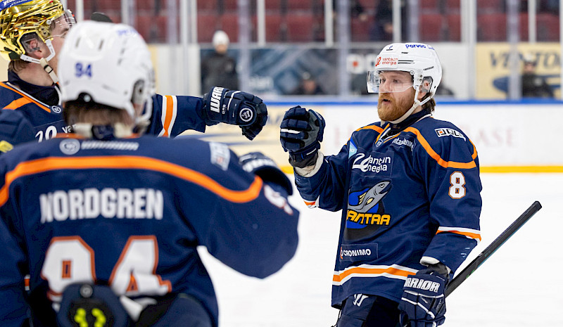 Viides voitto putkeen lohipaidoille – JoKP kaatui 3–2