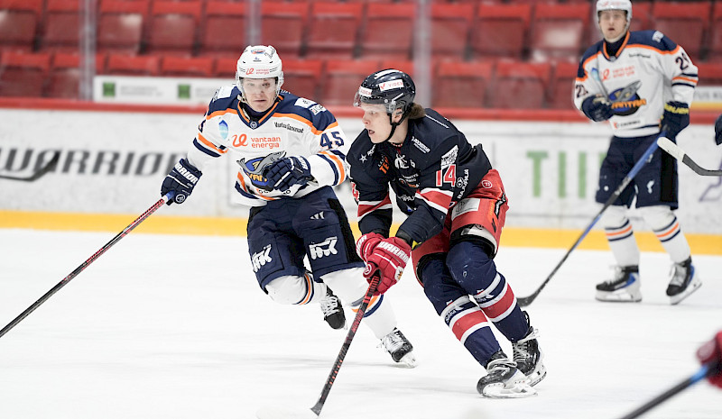 Lohi vie 4–6 Turun illassa – valmiina kolmanteen puolivälieräotteluun