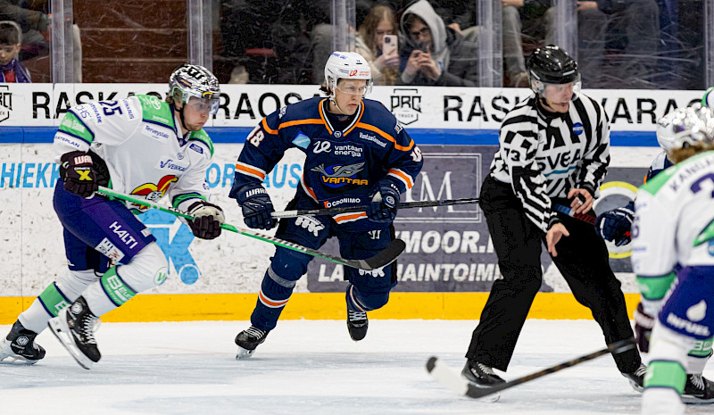 Jännittävästä taistosta loppui aika kesken – lohi kaatui täpärästi 3–4