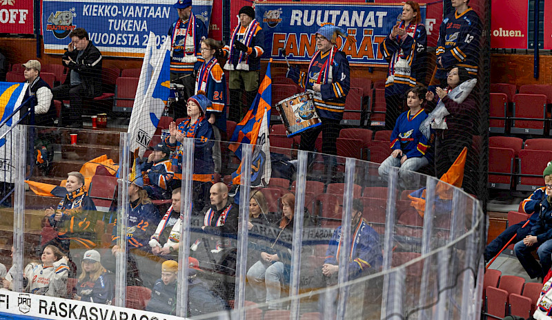Kiekko-Vantaa pronssiotteluun!