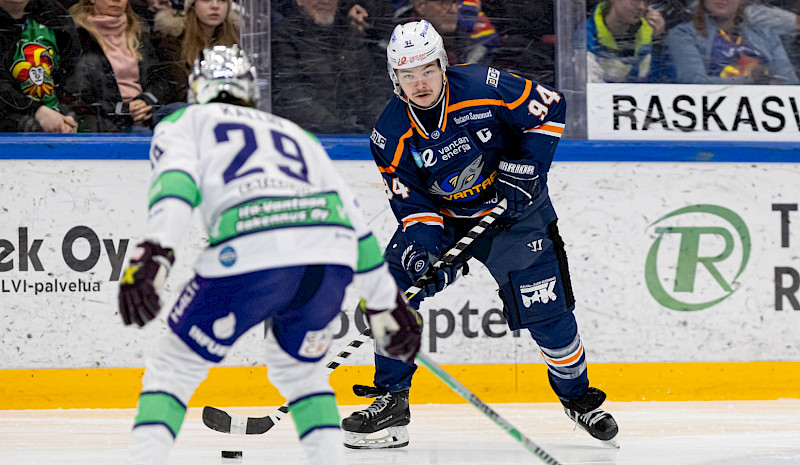 Kiekko-Vantaa pronssiotteluun!