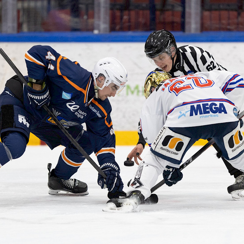 Elias Kettunen ja Aatu Laakso jatkavat lohipaidassa