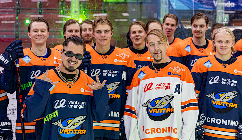 Käärijä ja Auringon Lapset mukaan Kiekko-Vantaan tukijoukkoihin.