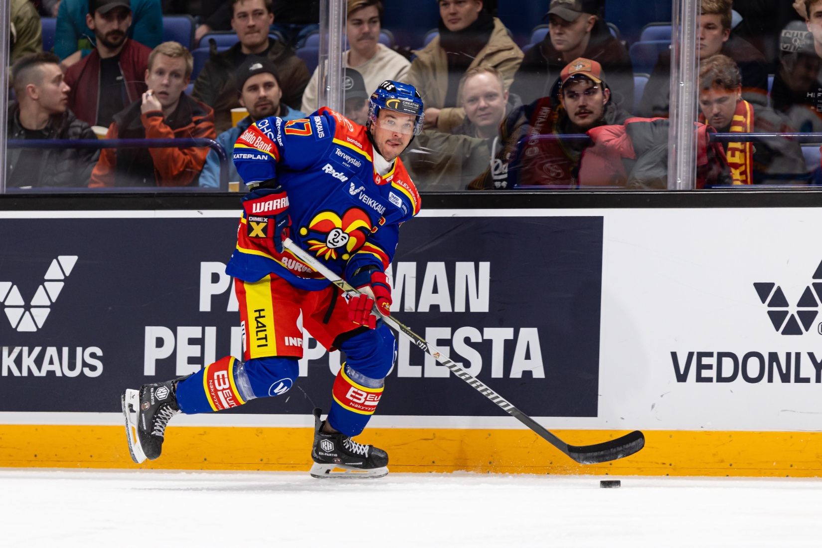 Saku Forsblom lainalle Vantaalle